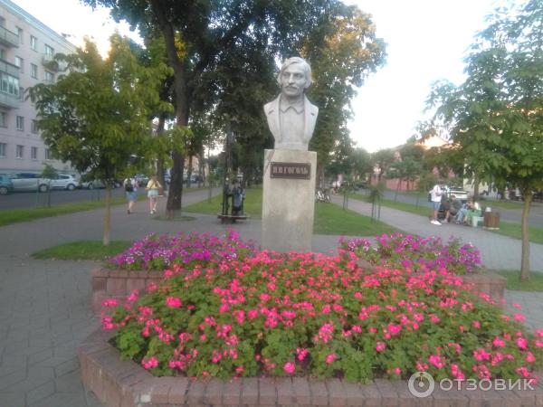 Аллея кованых фонарей (Беларусь, Брест) фото