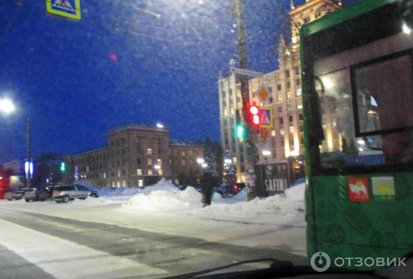 Городская ночная поездка с прогретым двигателем