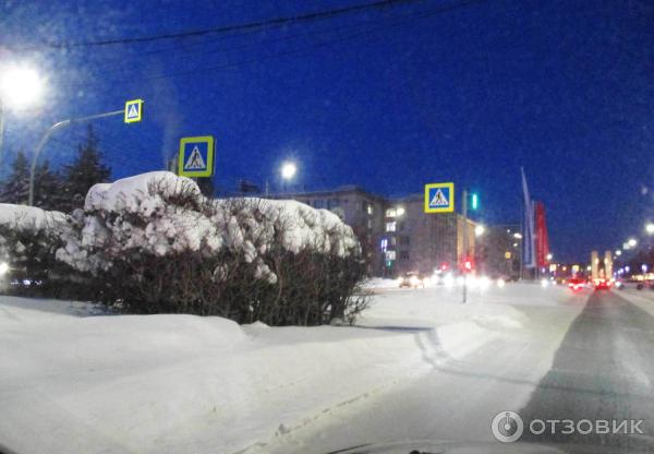 Городская ночная поездка с прогретым двигателем