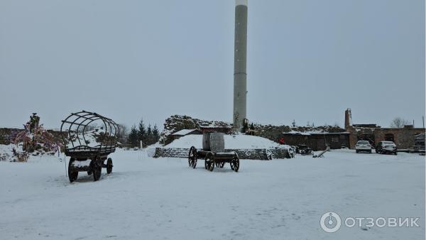 Часть экспозиции снаружи