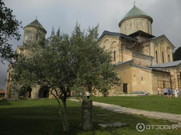 Гелатский монастырь (Грузия, Кутаиси) фото