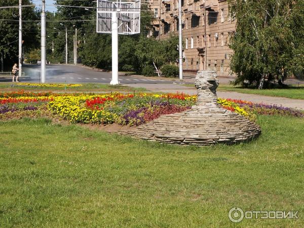 Павлин, замыкающий ул. Советскую в месте ее пересечения ул. Краснознаменской