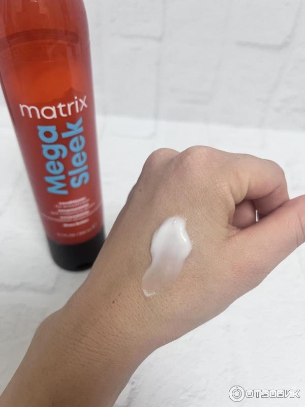 Кондиционер для гладкости волос Matrix Mega Sleek фото