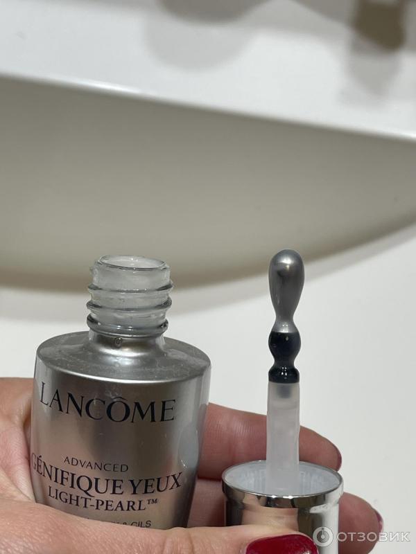 Активатор молодости для кожи вокруг глаз Lancome Genifique Yeux Light-Pearl фото