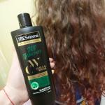 Шампунь TRESemme Curls&Waves "Стоп пушистость" для кудрявых и пушистых волос фото