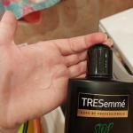 Шампунь TRESemme Curls&Waves "Стоп пушистость" для кудрявых и пушистых волос фото