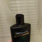 Шампунь TRESemme Curls&Waves "Стоп пушистость" для кудрявых и пушистых волос фото