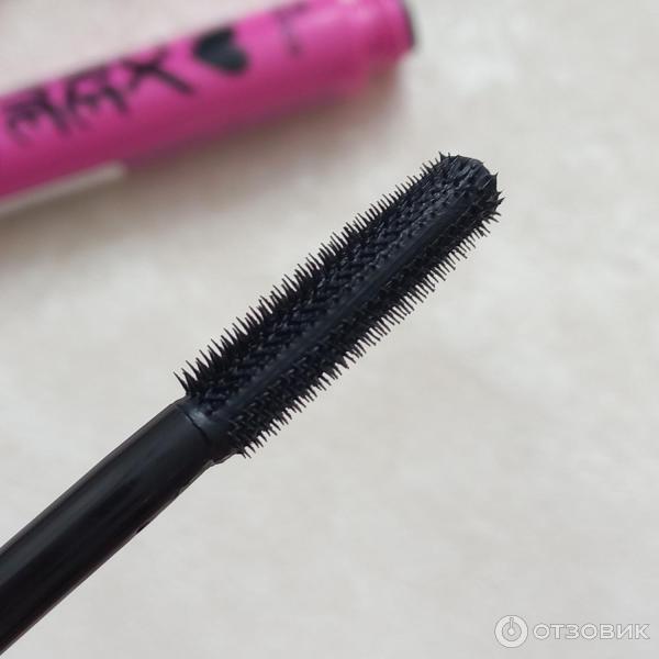 Тушь для ресниц Essence I Love Extreme Crazy Volume Mascara фото