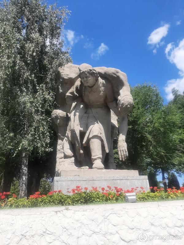 Памятники на Мамаевом Кургане