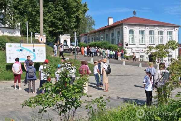 Троицкий собор и колокольня и административное здание Волжский бульвар Кинешма Ивановская область