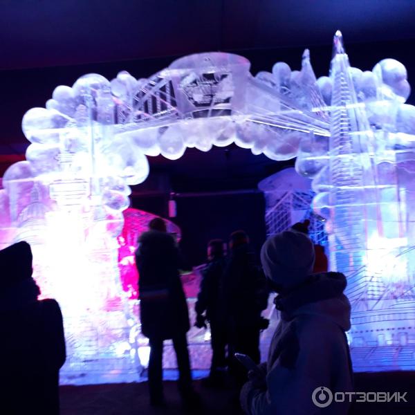 Выставка ледовых скульптур у Нарышкина бастиона Петропавловской крепости (Россия, Санкт-Петербург) фото