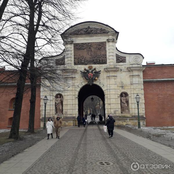 Выставка ледовых скульптур у Нарышкина бастиона Петропавловской крепости (Россия, Санкт-Петербург) фото