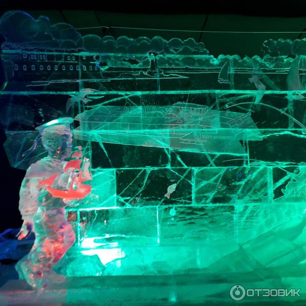 Выставка ледовых скульптур у Нарышкина бастиона Петропавловской крепости (Россия, Санкт-Петербург) фото