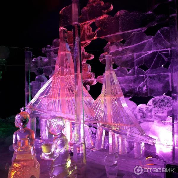 Выставка ледовых скульптур у Нарышкина бастиона Петропавловской крепости (Россия, Санкт-Петербург) фото