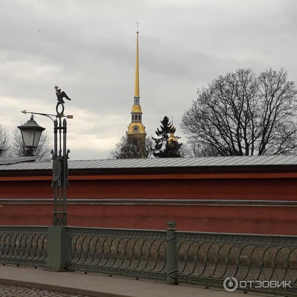 Выставка ледовых скульптур у Нарышкина бастиона Петропавловской крепости (Россия, Санкт-Петербург) фото