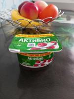 Биойогурт АктиБио "Малина" 3,0% фото
