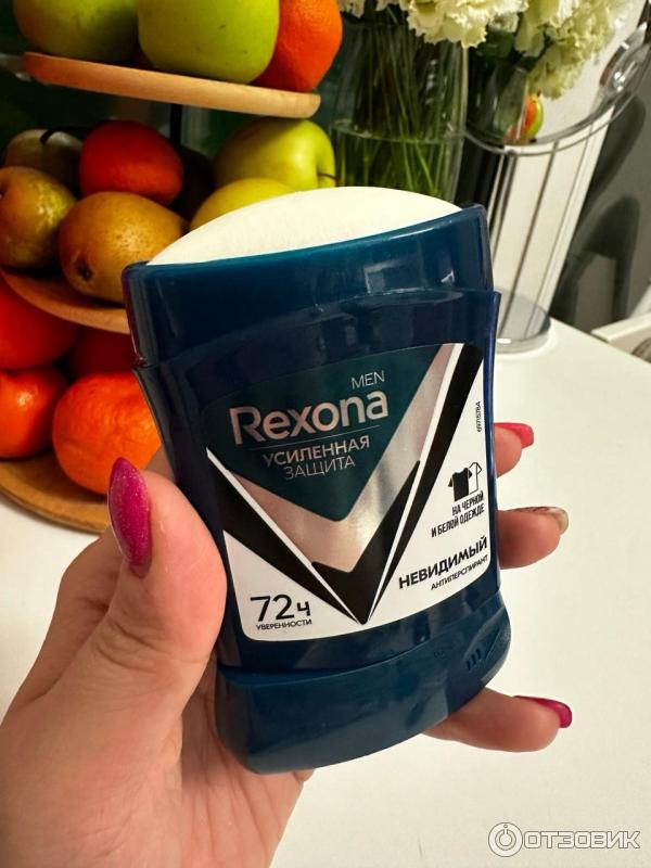 Антиперспирант-карандаш Rexona MEN Невидимый на черном и белом фото