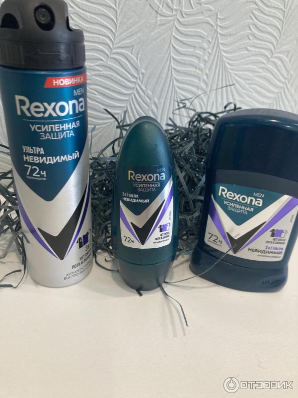 Антиперспирант спрей Rexona Men Невидимый на черном и белом фото