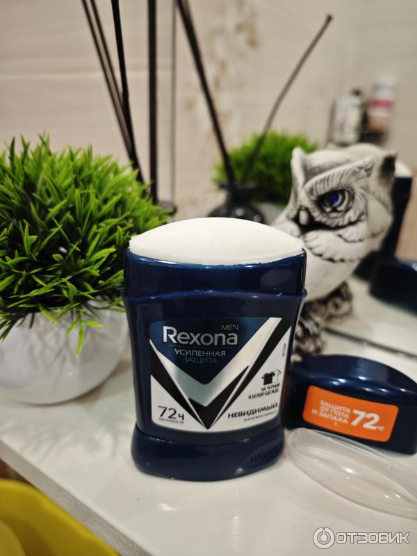 Антиперспирант-карандаш Rexona MEN Невидимый на черном и белом фото