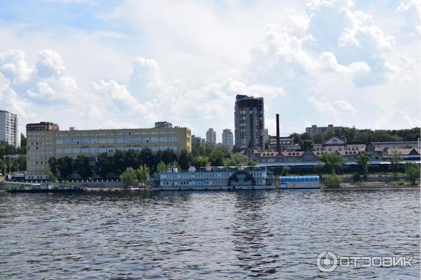 Прогулка на теплоходе Москва 110 по реке Волге (Россия, Самара) фото