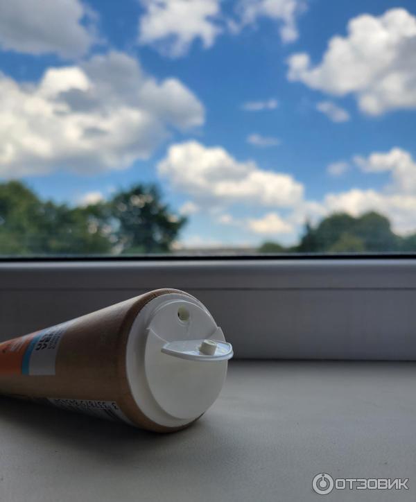 Солнцезащитное увлажняющее молочко для лица и тела La Roche-Posay Anthelios SPF 50 фото
