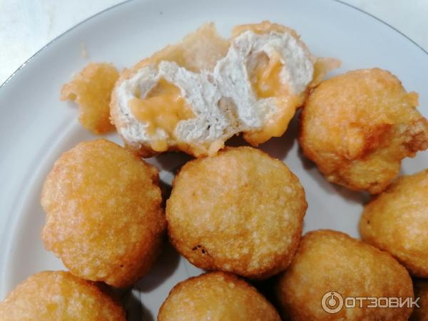 Круггетсы Мясная галерея Горячая штучка с сырным соусом фото