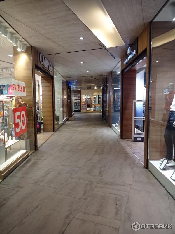 Торговый центр BBI Center (Босния и Герцеговина, Сараево) фото