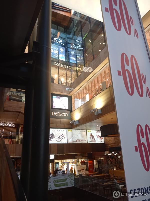 Торговый центр BBI Center (Босния и Герцеговина, Сараево) фото