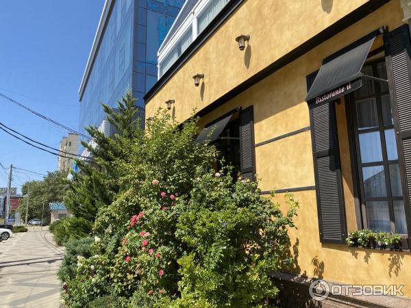 Вид на здание ресторана Вид на здание ресторана