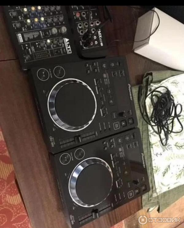 Профессиональный CD-проигрыватель Pioneer CDJ-1000 MK3 фото