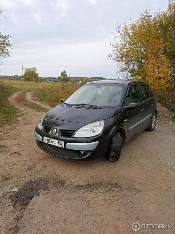 Автомобиль Renault Scenic II минивэн фото