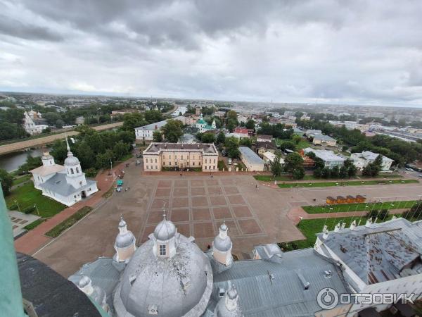 вид на площадь рядом с кремлем