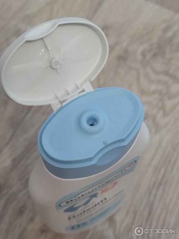 Бальзам для тела Rossmann Babydream sensitiwe с ромашкой и маслом жожоба фото