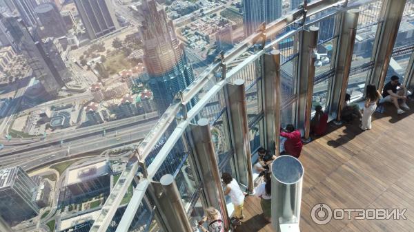 Экскурсия на смотровую площадку At the top в небоскребе Бурдж-Халифа (ОАЭ, Дубай) фото