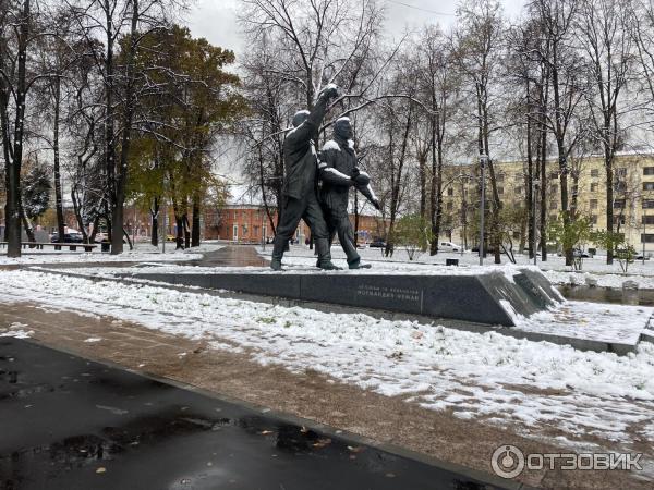 Краснокурсантский сквер (Россия, Москва) фото