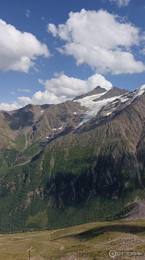 Канатная дорога на горе Чегет (Россия, Кабардино-Балкария) фото