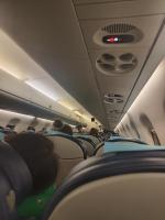 Самолет Embraer ERJ-190 фото