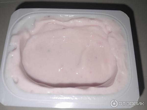 Отзыв о Йогурт Простоквашино натуральный "С клубникой" | Очень вкусно ...